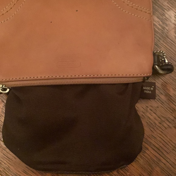 Coach Leatherware Vintage Tan Leather Wristlet - Picture 9 of 10